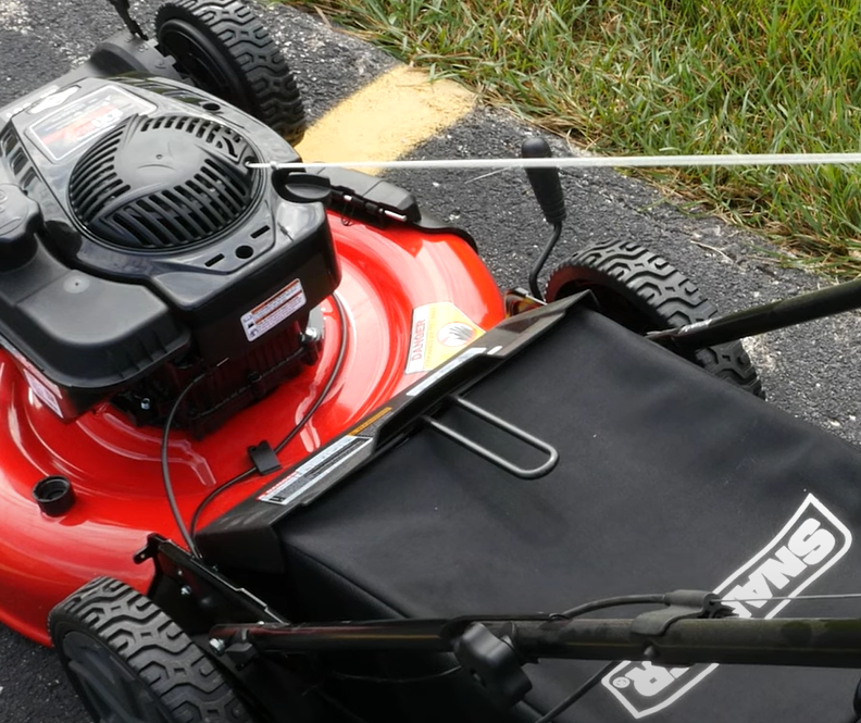 Starting Your Mower with a Prime ‘N Pull™ System
